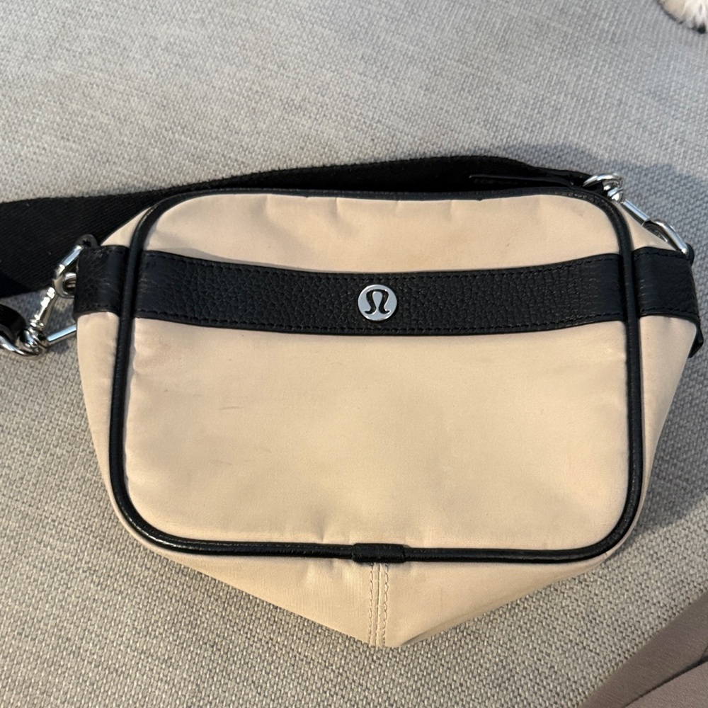 lululemon athletica Beige and Black Belt Bag